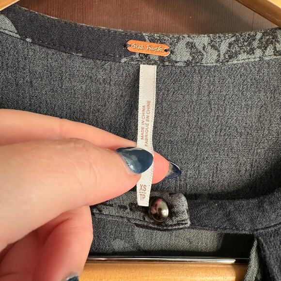 FREE PEOPLE | Midnight Medallion Floral V Neck Oversized Tunic Blue Gray XS - Picture 4 of 5